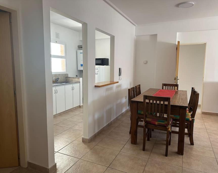 Amplio Y Centrico Dpto De 2 B Apartment Bahia Blanca